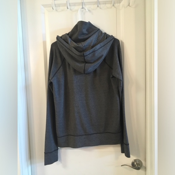 Under Armour Cold Gear Woman’s Full Zip Sweatshirt/Jacket Med Charcoal Gray NWOT - Picture 2 of 7